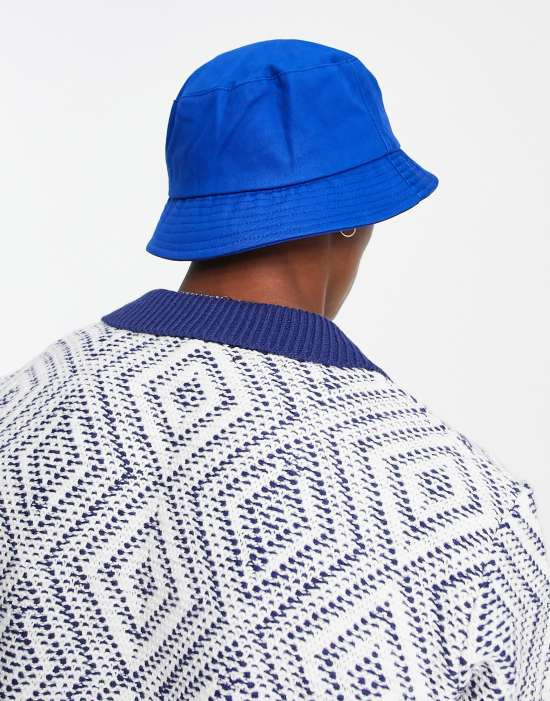 https://images.asos-media.com/products/asos-design-bucket-hat-in-cobalt/201468399-2?$n_550w$&wid=550&fit=constrain