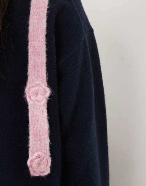 ASOS DESIGN - bufanda de punto entallada con detalle floral en rosa empolvado, 2 de 3