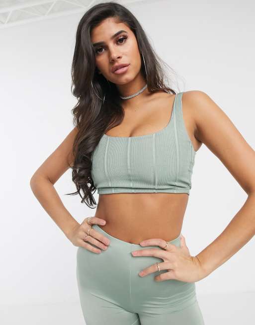 ASOS DESIGN – Bralette mit eckigem Ausschnitt und Schlaghose in Salbeigrün, Kombiteil, 2 von 3