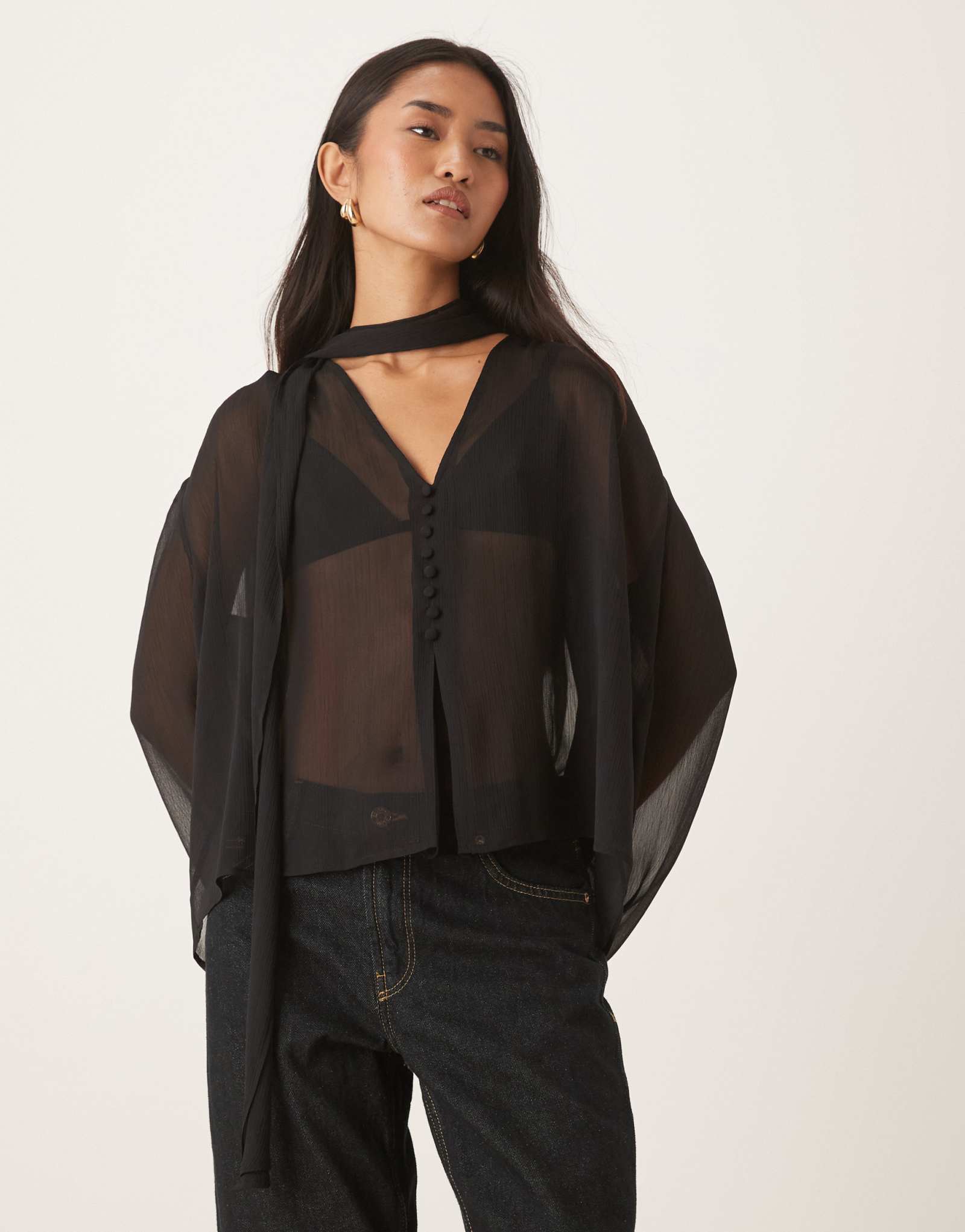 Блузка с шарфом спереди и пуговицами от ASOS DESIGN черного цвета