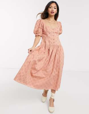 sleeveless cocktail dress