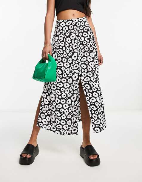 ASOS DESIGN button through midi skirt with split in mono daisy print - view 1