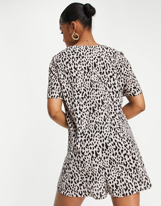 https://images.asos-media.com/products/asos-design-button-through-romper-in-animal-print/200318652-2?$n_550w$&wid=550&fit=constrain