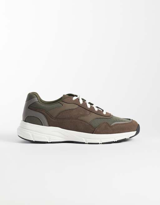 ASOS DESIGN buty sportowe typu runner z panelami w kolorze khaki i szarym, 1 z 5