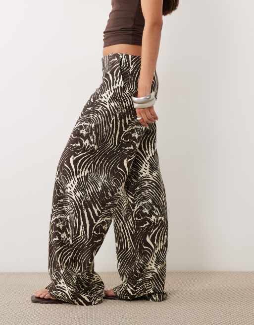 ASOS DESIGN byxor med låg midja och raka ben i zebramönster, 3 av 5