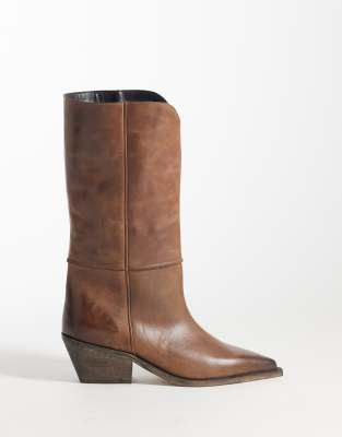 ASOS DESIGN Cael Stiefel zum Reinschlüpfen im Western-Stil aus echtem Leder in braunem Burnish-Leder