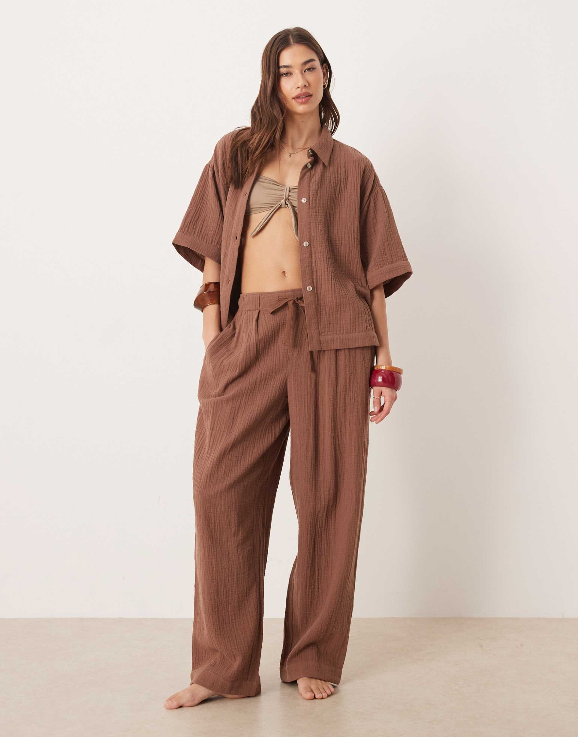 asos design callie cheesecloth balloon beach pants in mocha