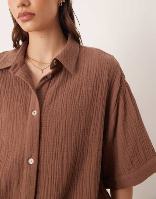 ASOS DESIGN - Callie - Chemise de plage décontractée en gaze à manches courtes - Moka, 4 de 4
