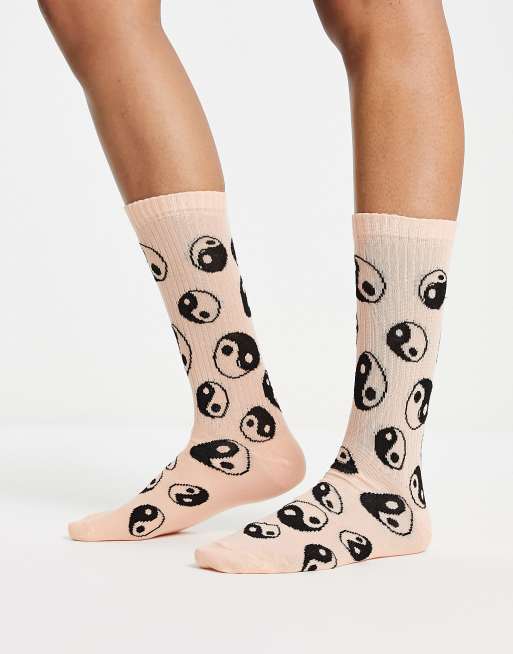 ASOS DESIGN - Calzini multicolore con stampa yin-yang