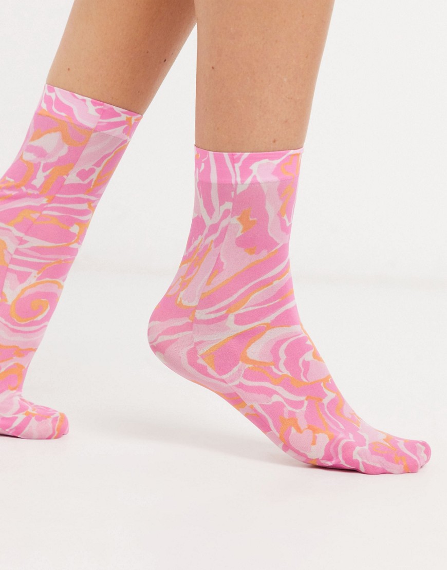 ASOS DESIGN - Calzini rosa con stampa ondulata alla caviglia