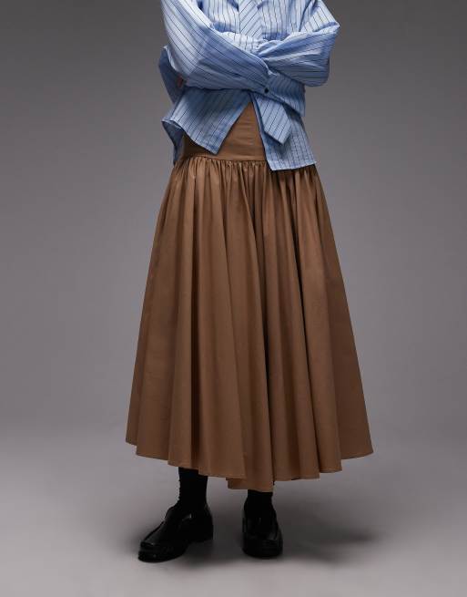 ASOS DESIGN – Camelowa obszerna spódnica midi z obniżoną talią, 3 z 5