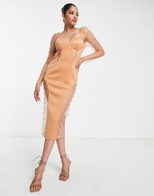 FhyzicsShops DESIGN – Camelowa ołówkowa sukienka midi z brokatowymi siateczkowymi wstawkami z perełkami