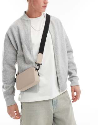 ASOS DESIGN - Camera bag a tracolla gommata color tortora