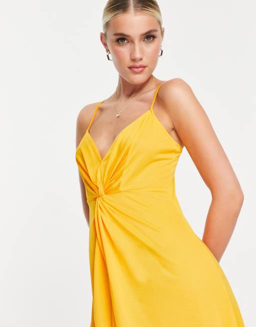 ASOS DESIGN - Cami-maxikjole med snoet front i gul, 3 af 4