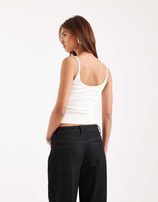 ASOS DESIGN cami met lage ronde hals en elastische bandjes in wit, 3 van 4