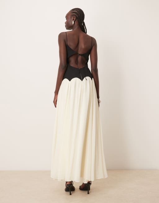 Easy padding dress ホワイト/ブラック S/M Karelo Ruffled Crepe Dress | Tadashi Shoji