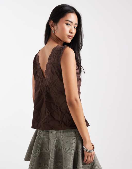 ASOS DESIGN - Cami-top i satin med V-hals og indsatser i knust blondestof, 4 af 4