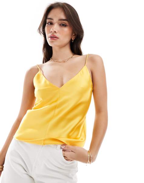 ASOS DESIGN - Cami-top med V-hals i gul - view 1