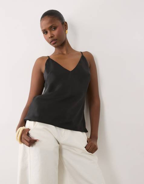 ASOS DESIGN cami-top med v-hals i sort satin - view 1