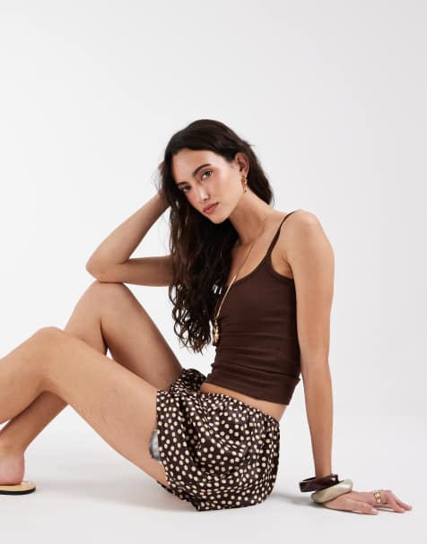 ASOS DESIGN - Cami top met lage ronde hals en elastische bandjes in chocoladebruin - view 1