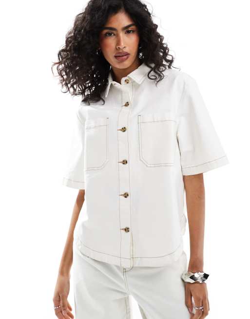 ASOS DESIGN - Camicia a maniche corte bianco sporco con cuciture a contrasto in coordinato