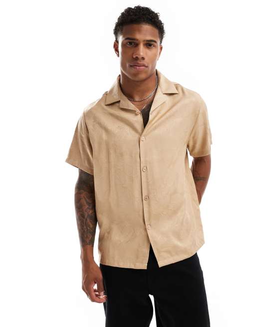 ASOS DESIGN - Camicia a maniche corte comoda beige con foglie jacquard e rever