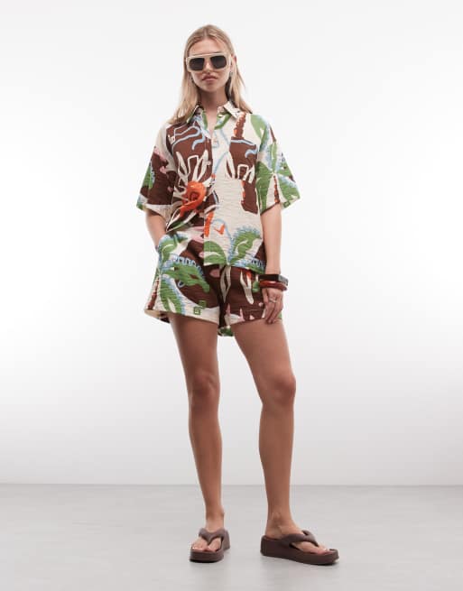 ASOS DESIGN - Camicia a maniche corte con stampa tropicale astratta in coordinato