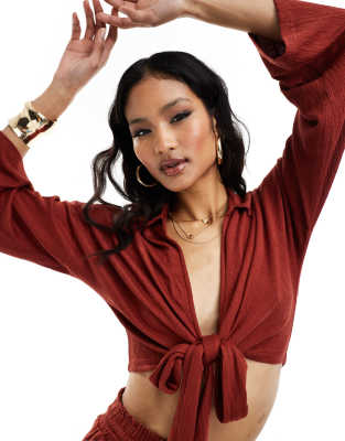 ASOS DESIGN - Camicia a maniche lunghe allacciata sul davanti testurizzata color ruggine in coordinato