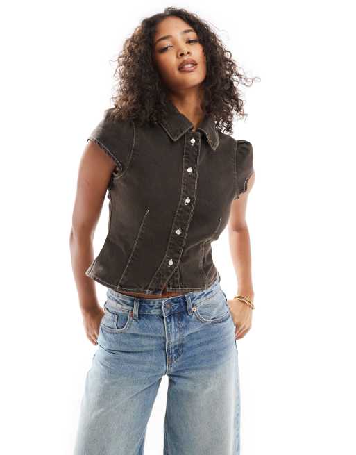 ASOS DESIGN - Camicia aderente in denim con tinta marrone