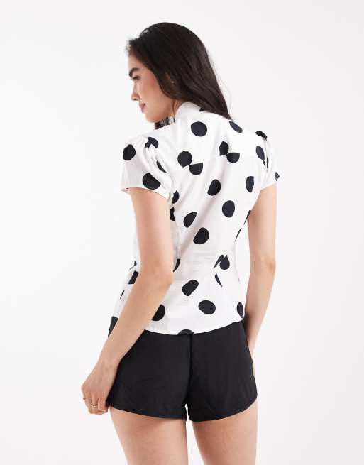 ASOS DESIGN - Camicia aderente in popeline a pois con maniche ad aletta, 3 di 4