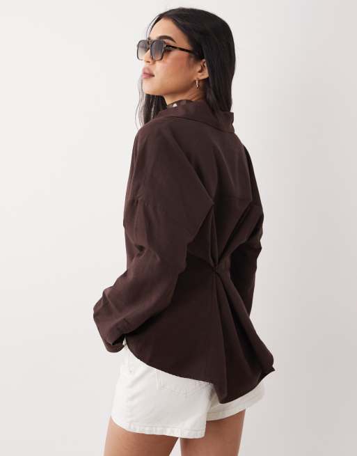 ASOS DESIGN - Camicia arricciata sul retro in misto lino color cioccolato, 4 di 4