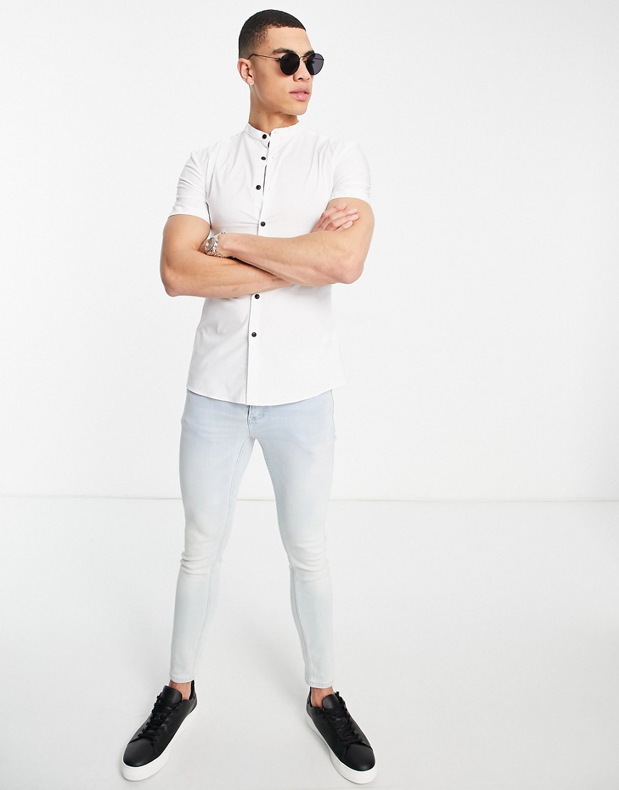 Camicia attillata super skinny bianca con bottoni a contrasto-Bianco - ASOS DESIGN Camicia donna  - immagine3