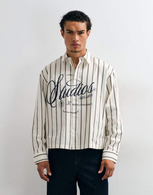 ASOS DESIGN camicia boxy oversize a righe con grafica sul davanti color bianco sporco, 1 di 5