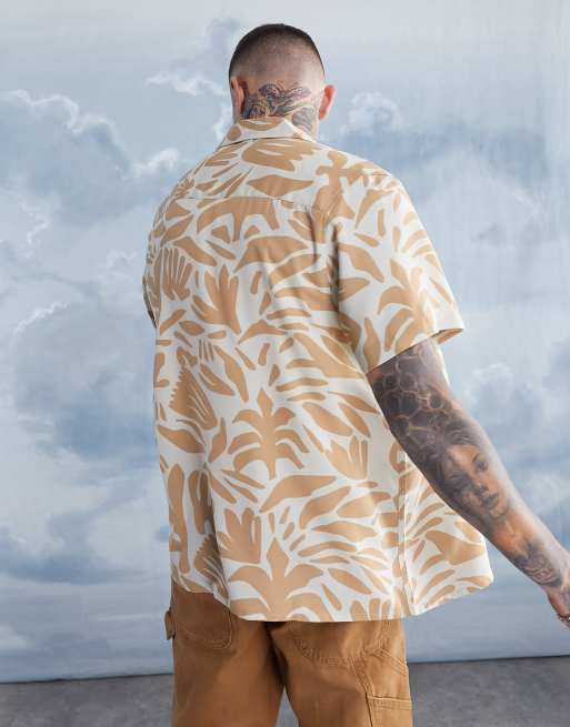 ASOS DESIGN - Camicia comoda con rever beige con stampa astratta, 3 di 4