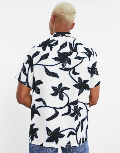 Asos Uomo Abbigliamento Camicie Camicie a maniche corte Camicia comoda con rever con stampa a fiori chiara 