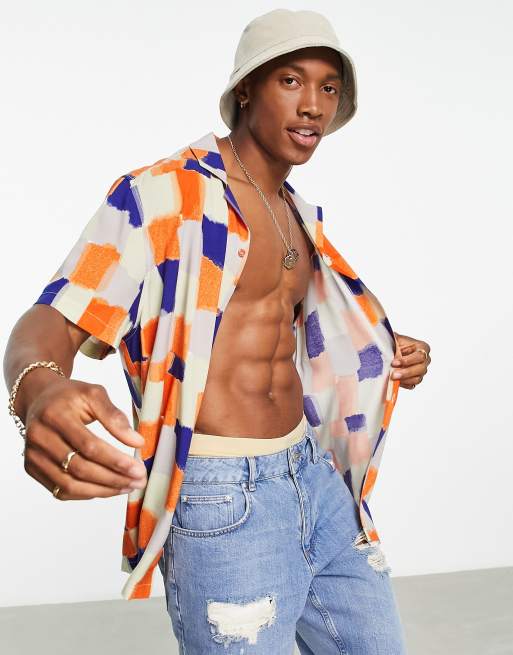 ASOS DESIGN - Camicia comoda con rever e stampa astratta