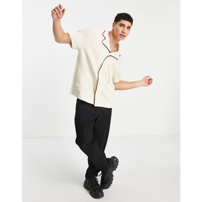 Camicie Uomo DESIGN - Camicia comoda in jersey a nido d'ape color crema con profili neri 