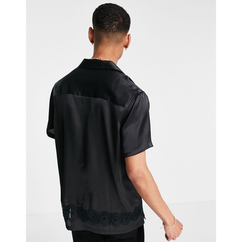 Camicie tinta unita Uomo DESIGN - Camicia comoda in raso nero con colletto rever e finiture in pizzo con cut-out