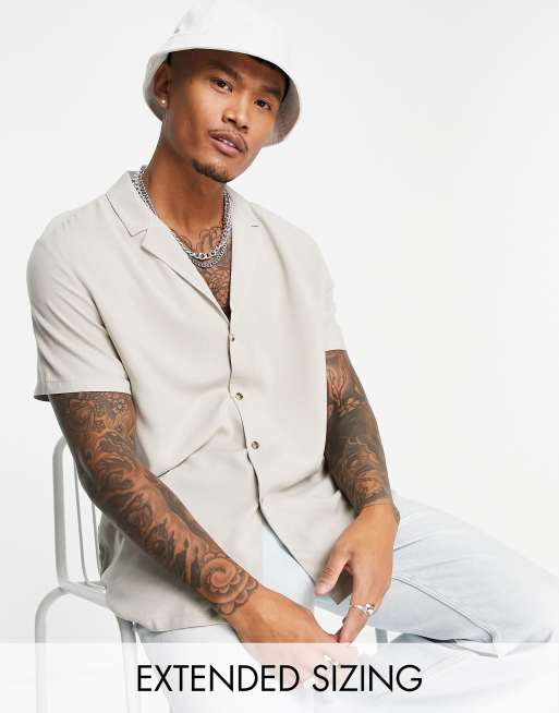 ASOS DESIGN - Camicia comoda in viscosa color pietra con colletto rever ampio