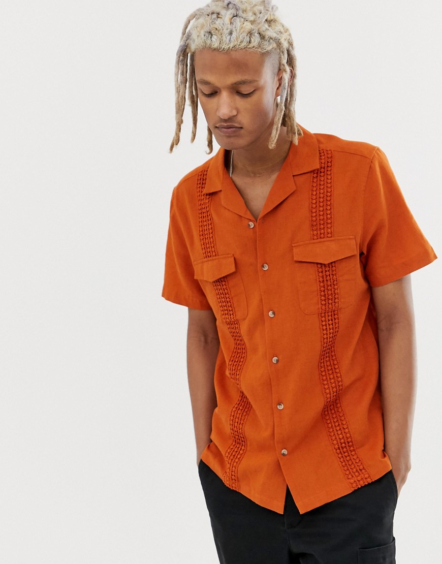 ASOS DESIGN - Camicia comoda testurizzata con dettagli lavorati ruggine-Arancione