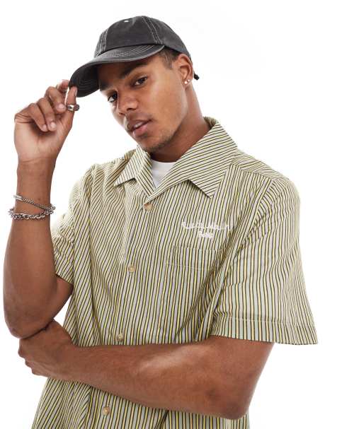 ASOS DESIGN - Camicia con collo a rever comoda a righe con ricamo sul petto - view 1