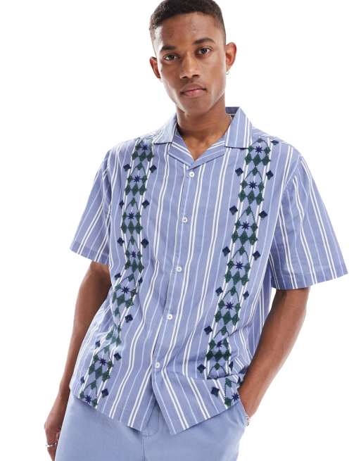 ASOS DESIGN - Camicia con collo a rever comoda a righe con stampa geometrica ricamata