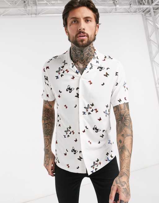 ASOS DESIGN Camicia con rever vestibilita classica e stampa di farfalle ASOS