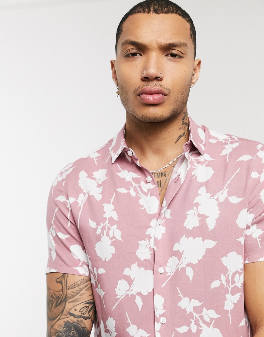 ASOS DESIGN - Camicia con stampa a fiori rosa e vestibilità classica