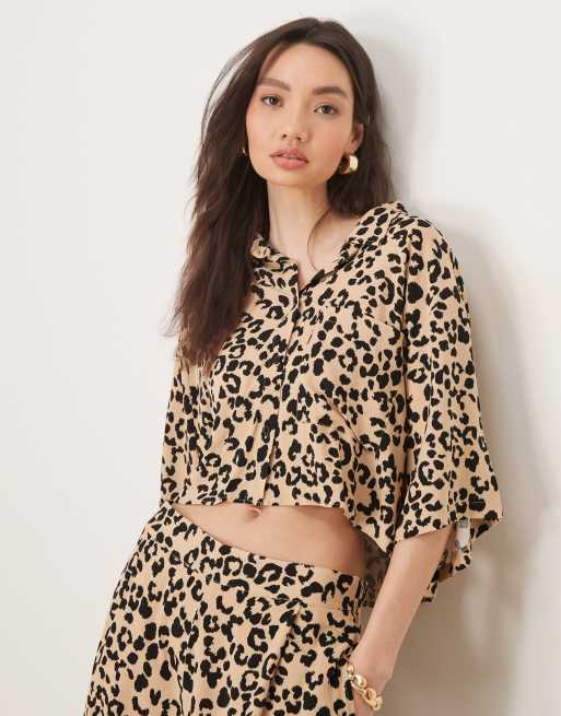ASOS DESIGN - Camicia corta con stampa animalier in coordinato