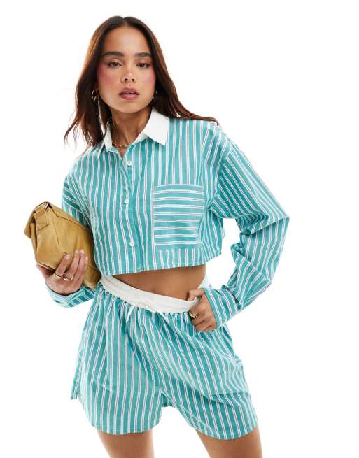 ASOS DESIGN - Camicia corta verde a righe con colletto a contrasto in coordinato