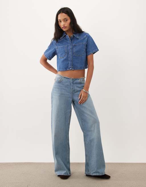 ASOS DESIGN camicia cropped in denim blu medio, 2 di 4