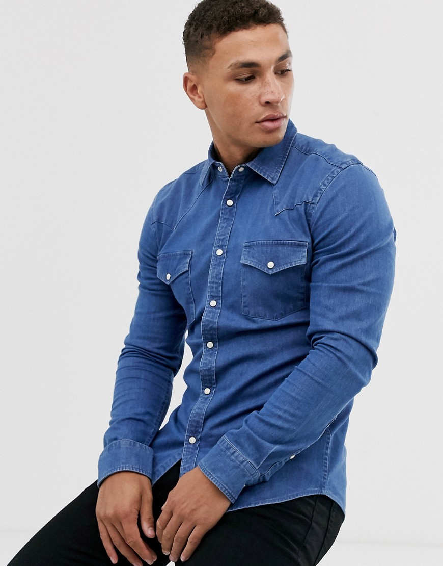 ASOS DESIGN - Camicia di jeans stile western skinny lavaggio medio-Blu