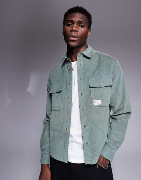 ASOS DESIGN - Camicia giacca squadrata in velluto a coste verde con stemma - view 1