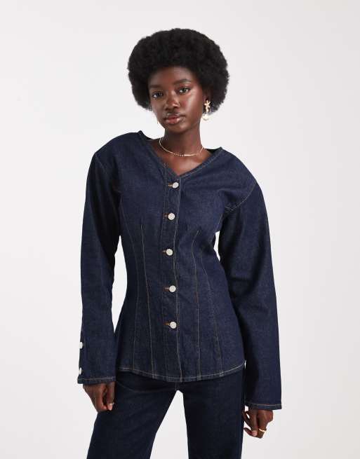 ASOS DESIGN - Camicia in denim blu indaco stretta in vita con scollo a V